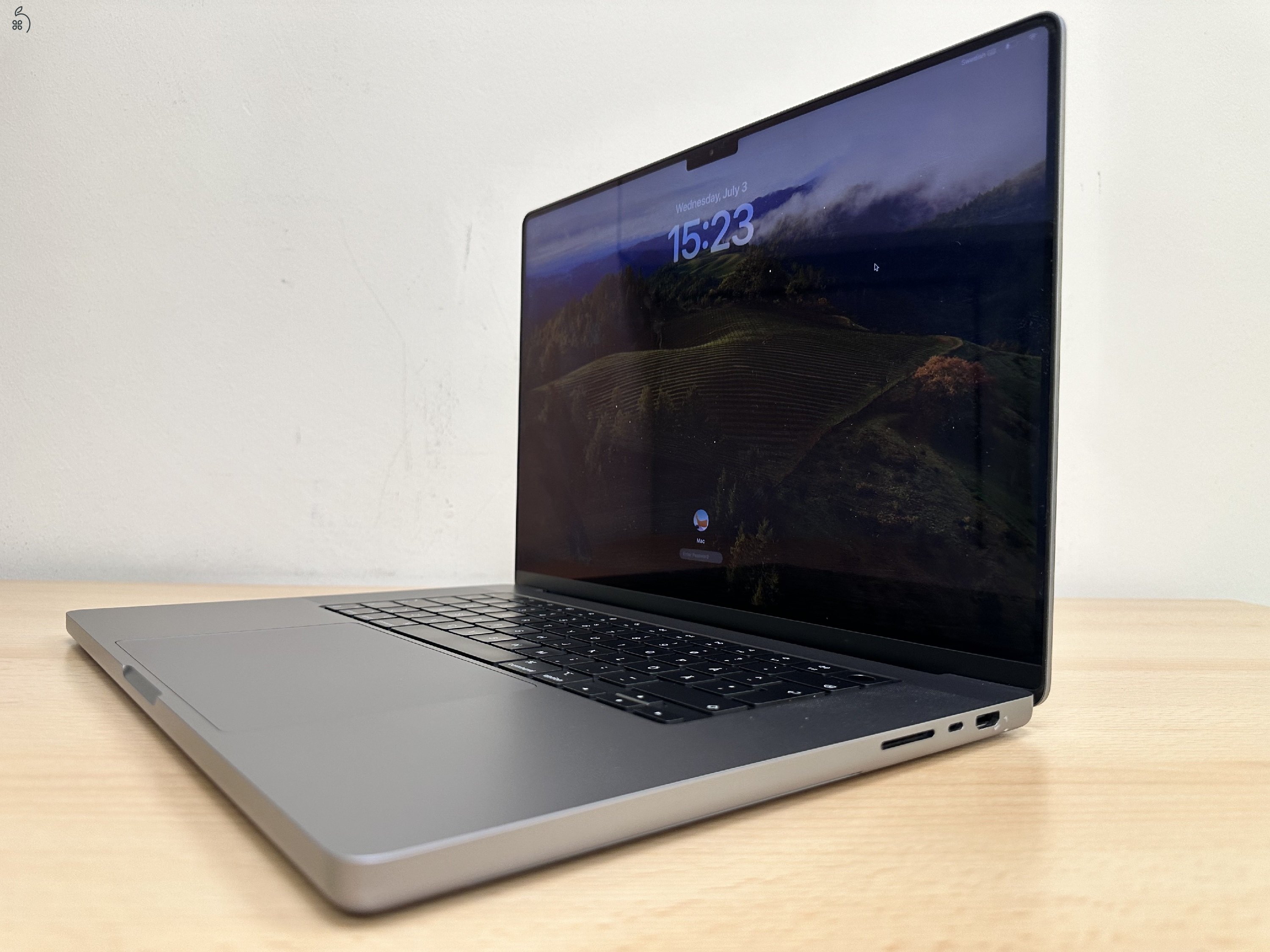 Üzletből, Macbook Pro Retina 16