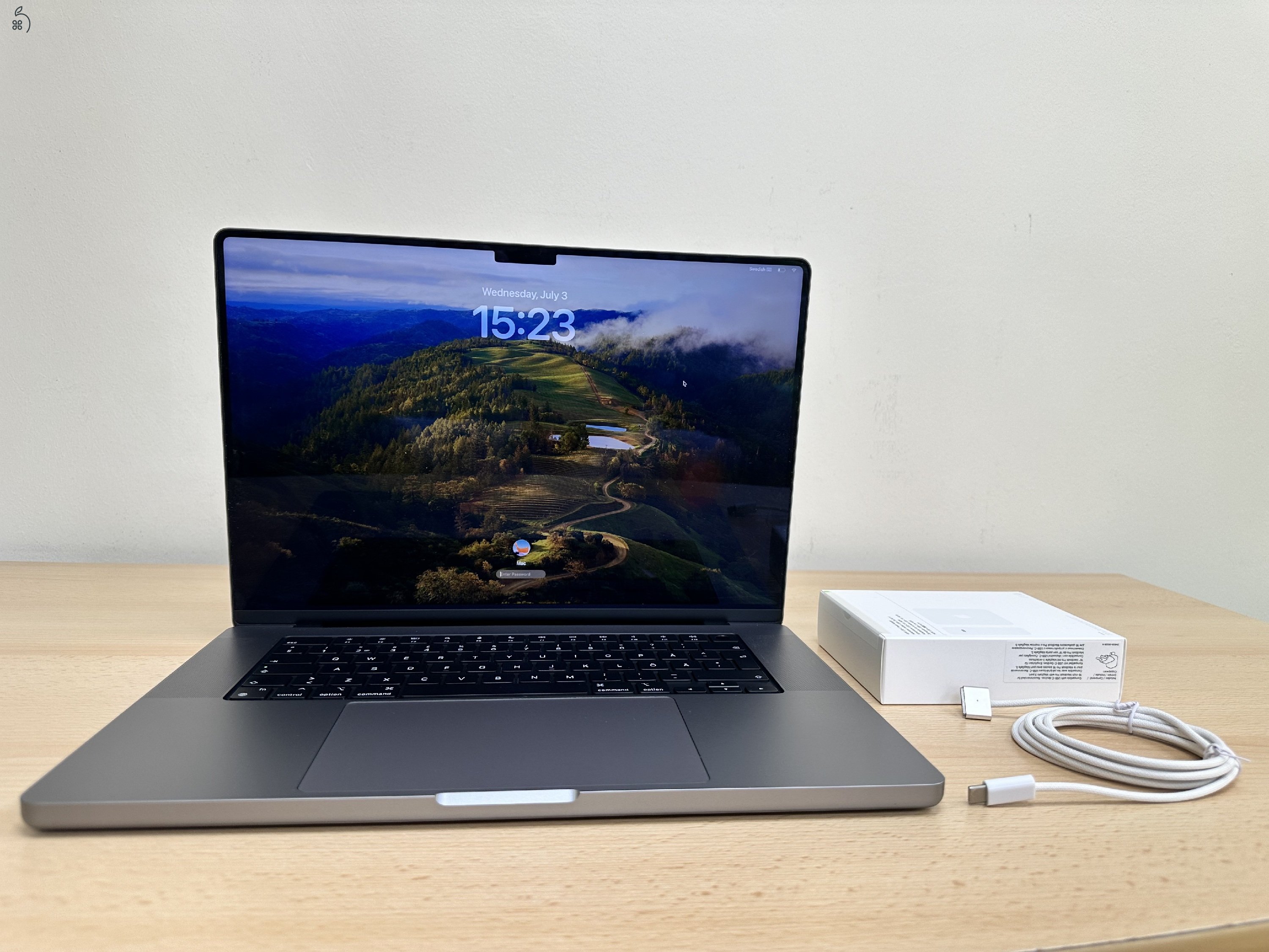 Üzletből, Macbook Pro Retina 16