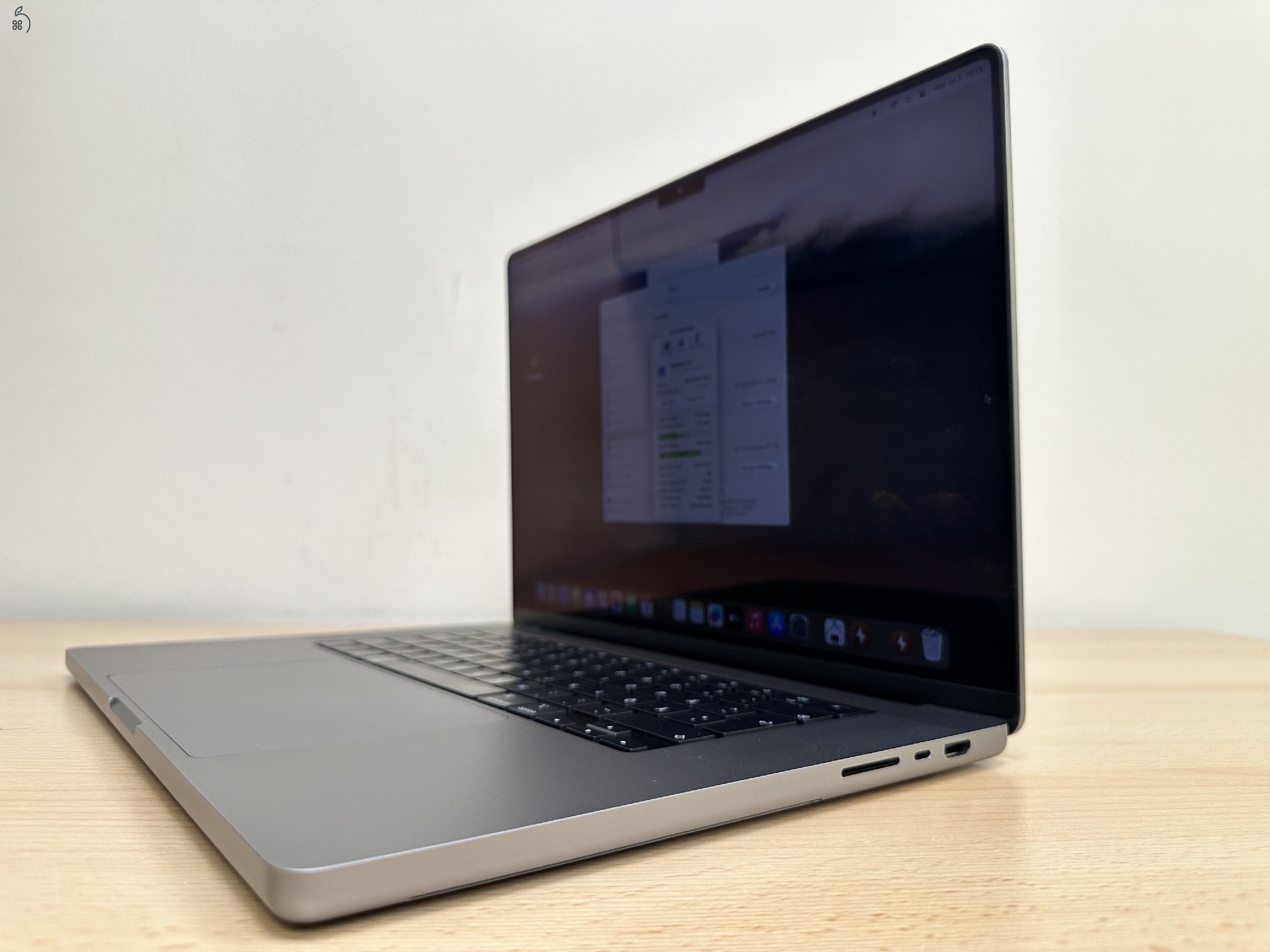 Üzletből, Macbook Pro Retina 16