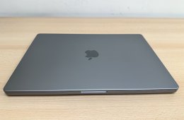 Üzletből, Macbook Pro Retina 16