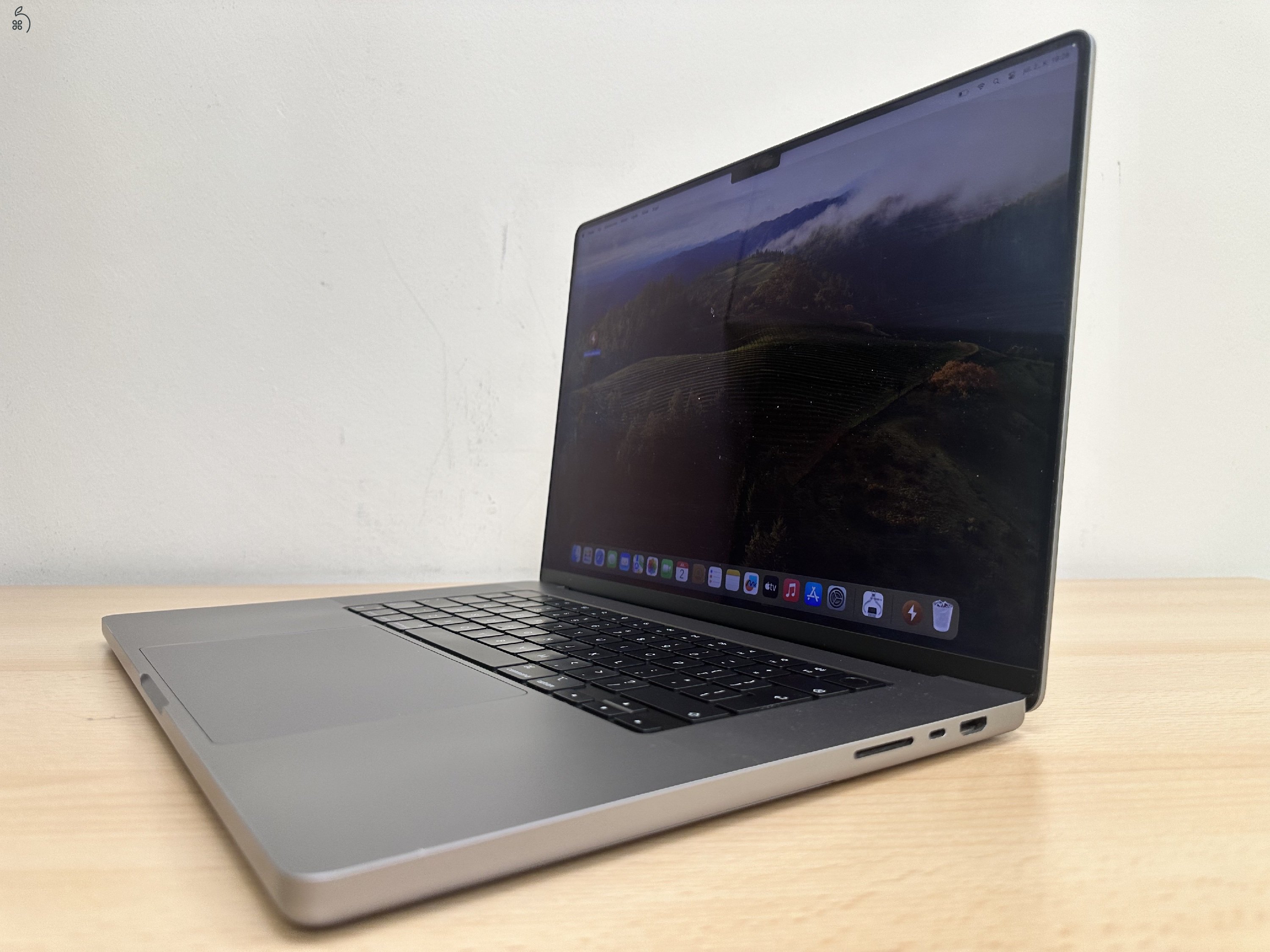 Üzletből, Macbook Pro Retina 16