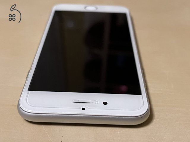 Eladó fehér iPhone 8 64 GB