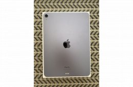 Apple iPad Air 5. 64GB