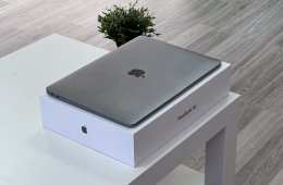 MacBook Air 2019 13 256GB 1 ÉV Garanciával Számlával
