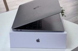 MacBook Air 2019 13 256GB 1 ÉV Garanciával Számlával