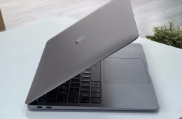 MacBook Air 2019 13 256GB 2 ÉV Garanciával Számlával