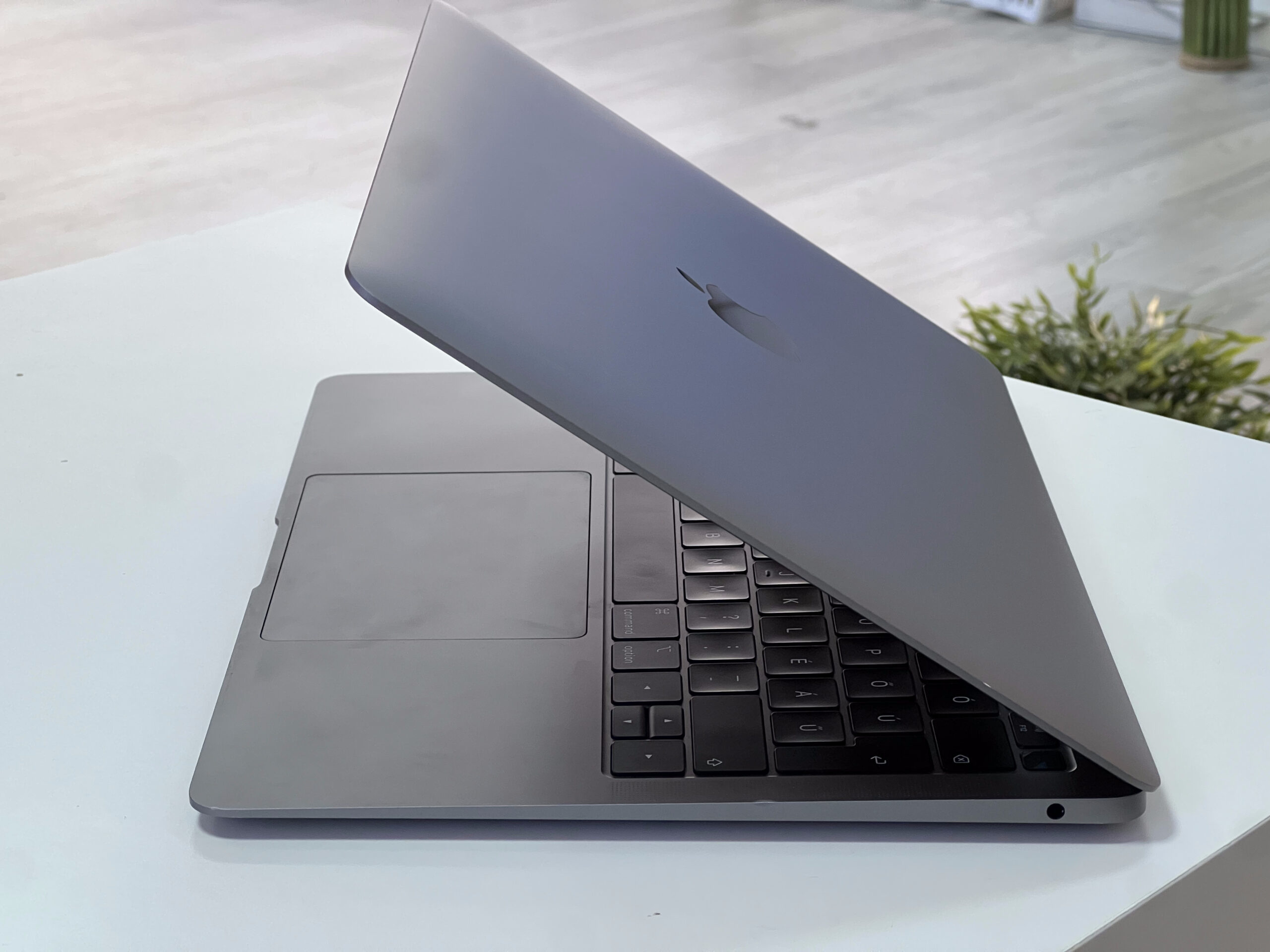 MacBook Air 2019 13 256GB 2 ÉV Garanciával Számlával