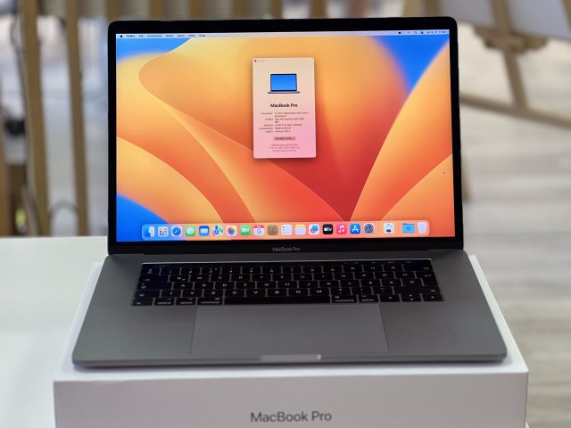 MacBook Pro 2017 15 512GB 1 ÉV Garanciával Számlával