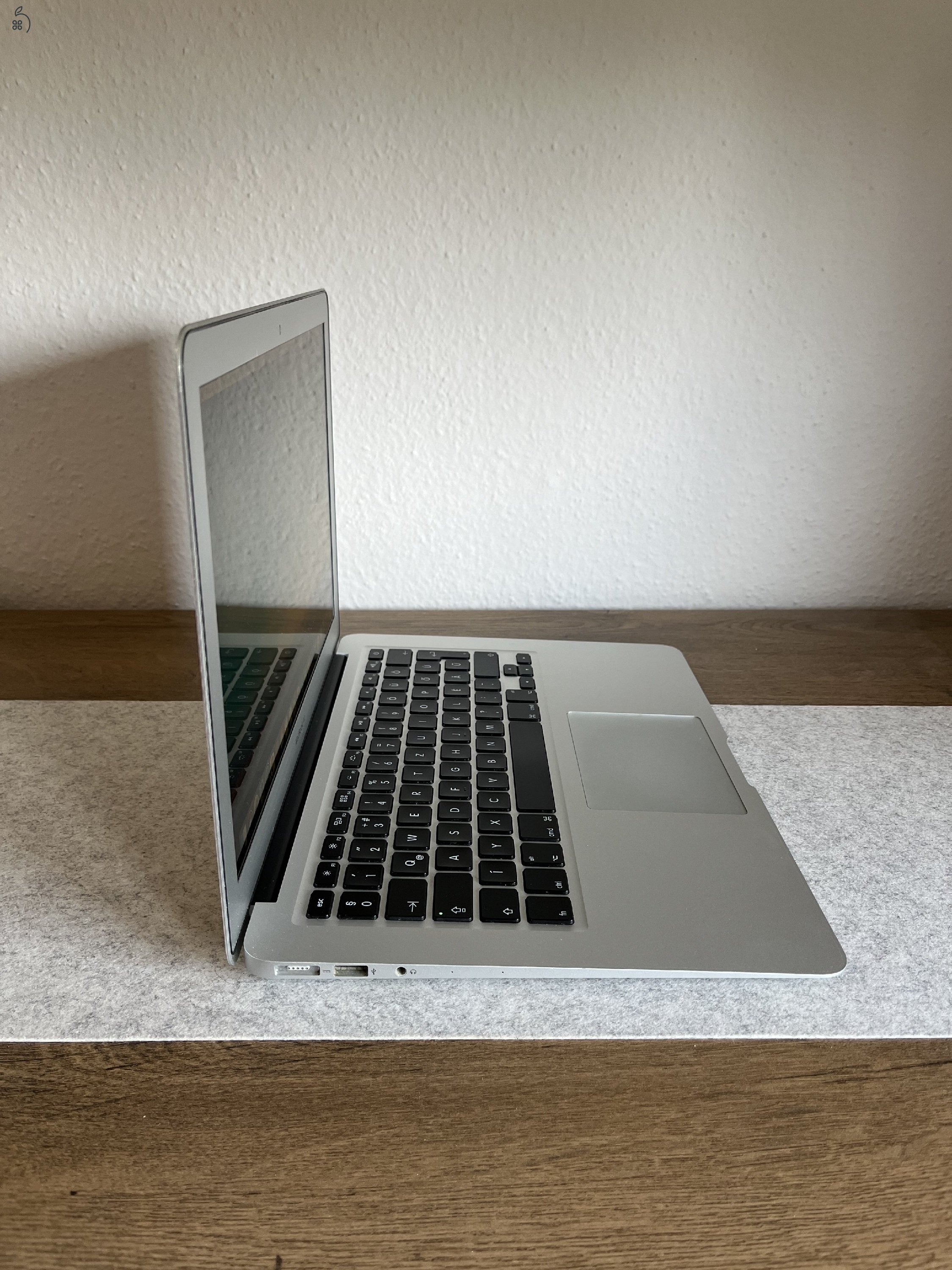 Macbook Air 13” 2015-ös modell első tulajtól