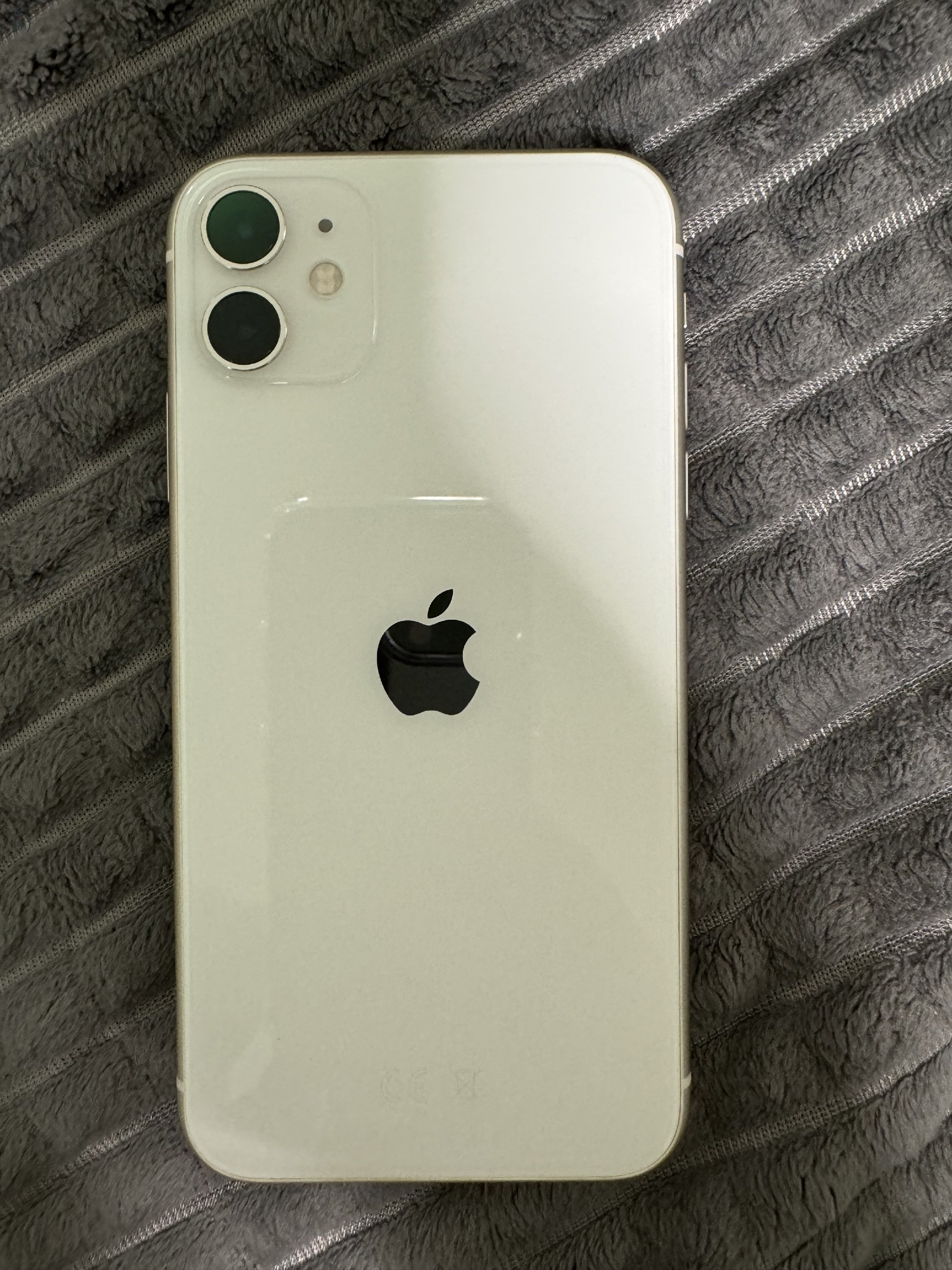 iPhone 11 64GB független fehér hibátlan, magánszemélytől eladó