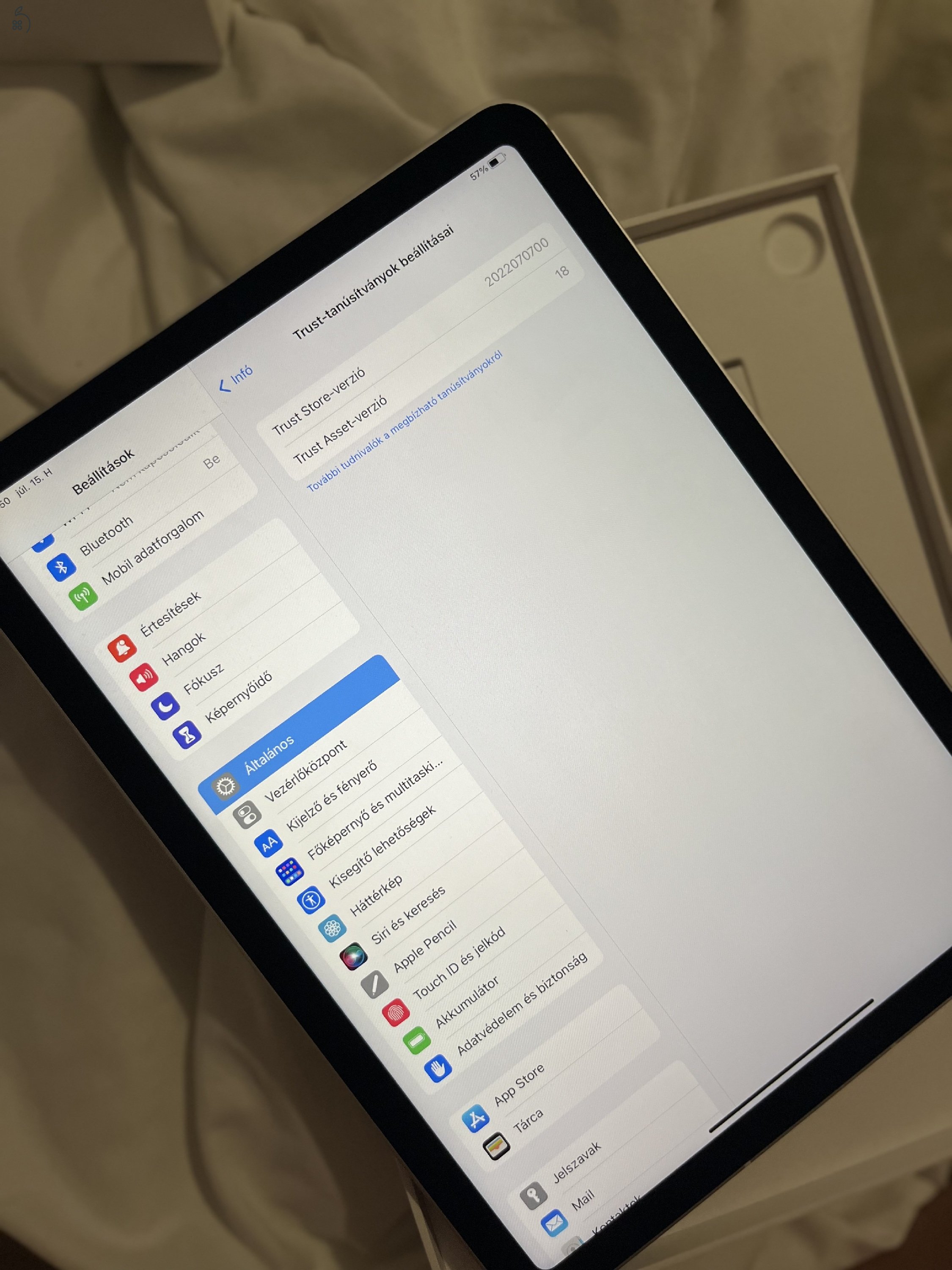 iPad Air 5th gen 2022 64GB Csillagfény-WIFI