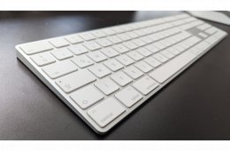 Magyar kiosztású Apple Magic Keyboard számbillentyűzettel eladó