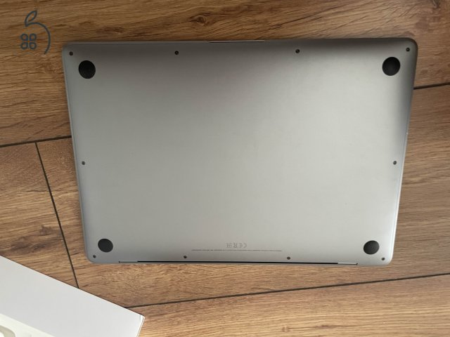 MacBook Air 13 M1 2020 (MacBookAir10,1) 16GB/256GB - 92% akkumulátor