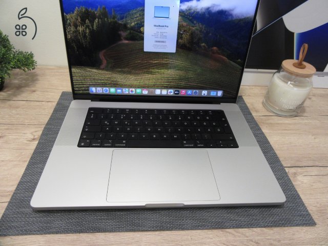 Apple Retina Macbook Pro 16 - 2021 - Használt, karcmentes