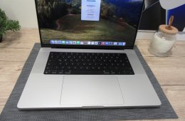 Apple Retina Macbook Pro 16 - 2021 - Használt, karcmentes