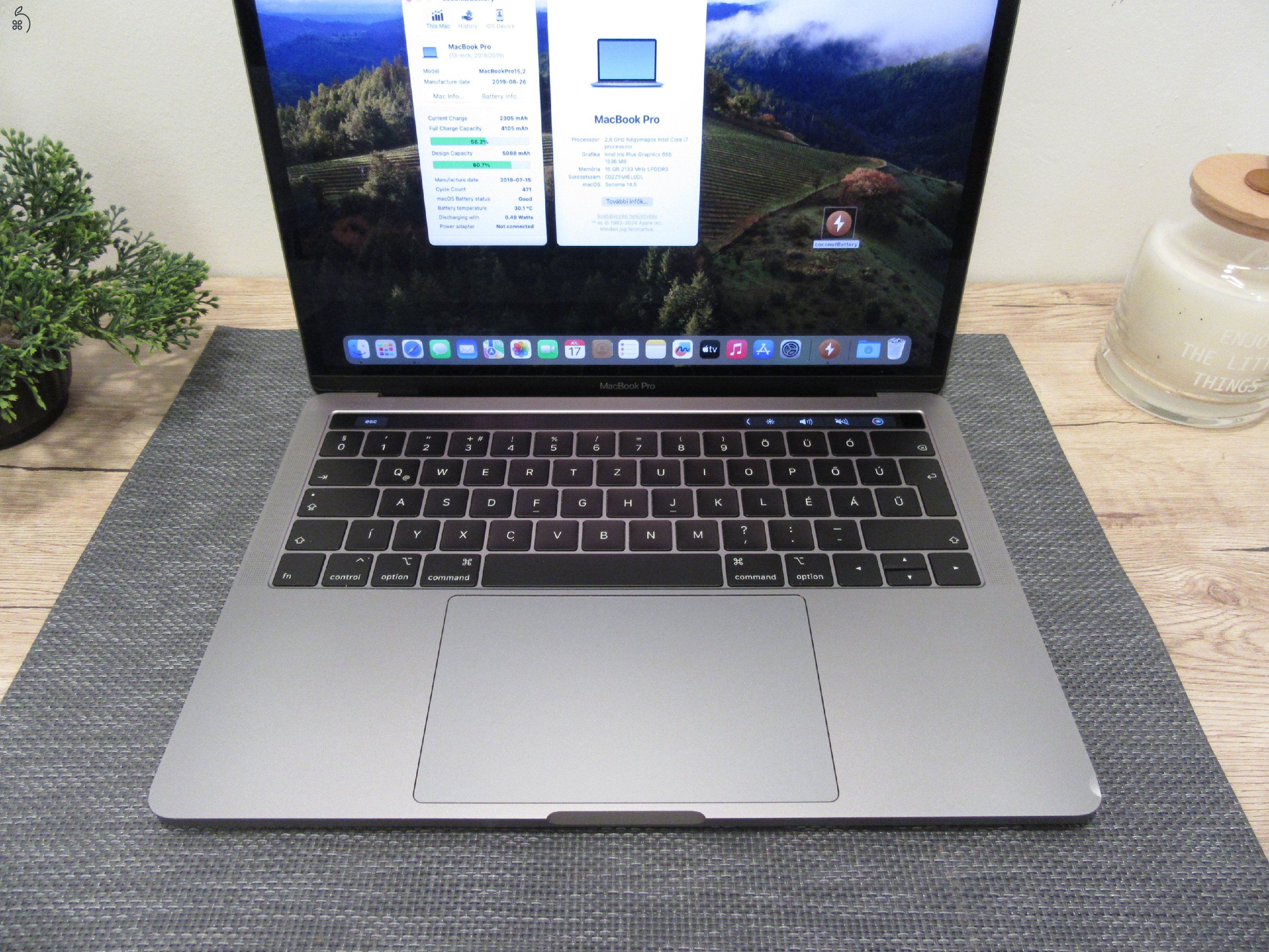 Apple Retina Macbook Pro 13 - 2018 - Használt