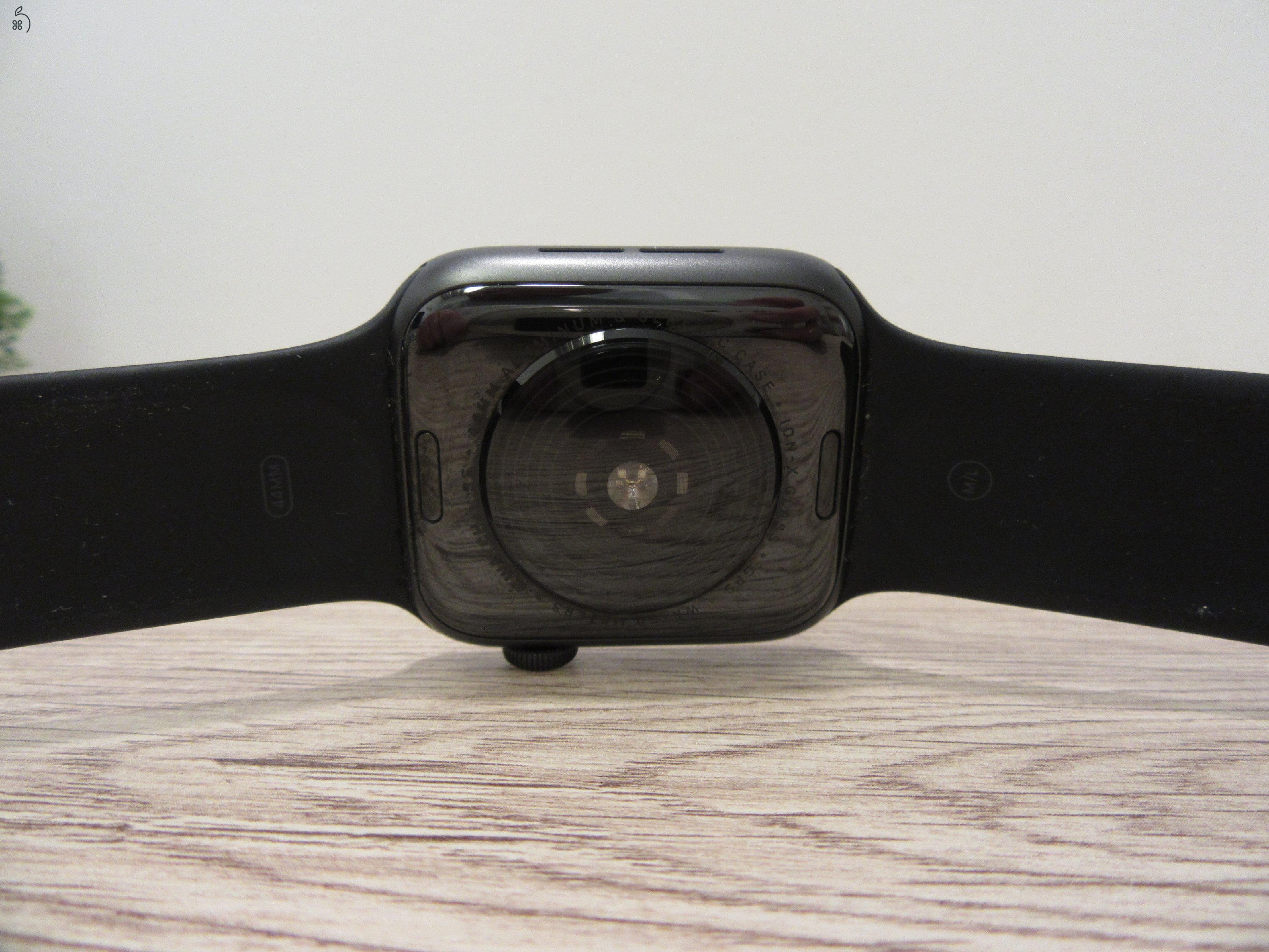 Apple Watch SE 2 - 44 mm - Használt, karcmentes