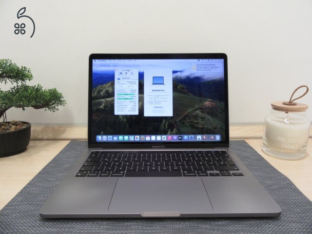  Apple Retina Macbook Pro 13 - 2020 - Használt, karcmentes 