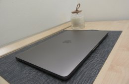  Apple Retina Macbook Pro 13 - 2020 - Használt, karcmentes 