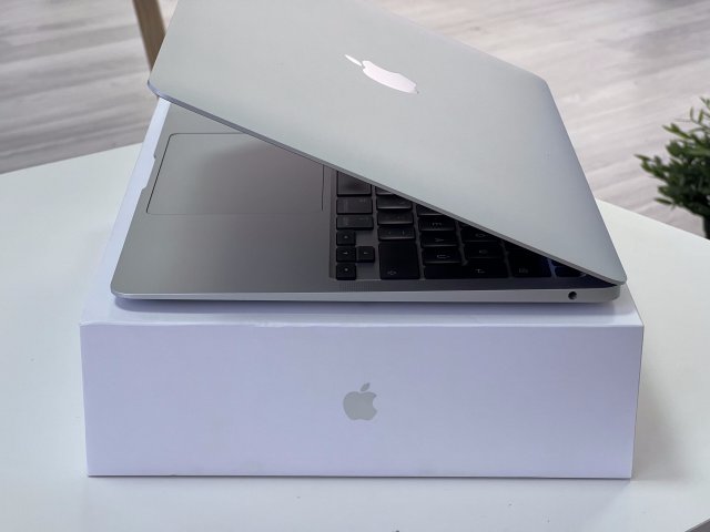 Hibátlan MacBook Air 2020 13 M1 256GB 1 ÉV Garanciával Számlával