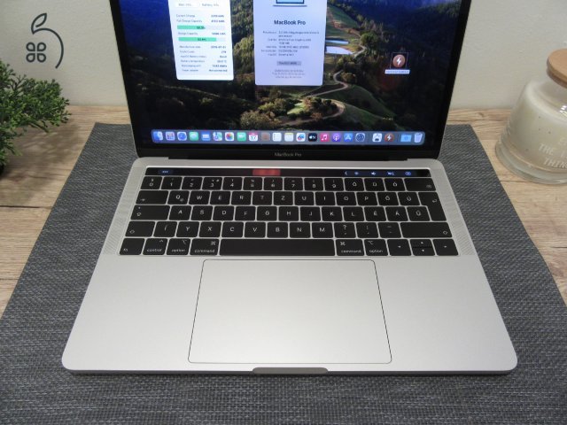 Apple Macbook Pro 13 Touch Bar - 2019 - Használt, újszerű