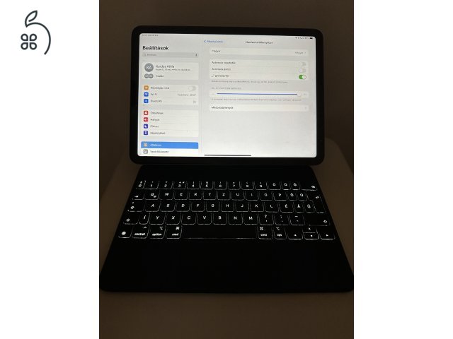 Apple Ipad Air 5 WiFi + Appée Magic Keybord + Apple Pencil 2