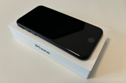iPhone SE 2020 64GB Fekete Karcmentes Független