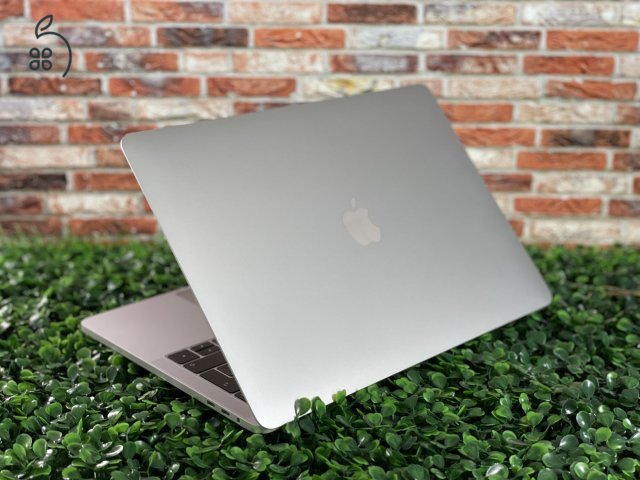 Eladó Apple Macbook PRO 2019 13 i5 16 GB 256 GB SSD EU Bill Space Gray szép állapotú - 12 HÓ GARANCIA  - L5354