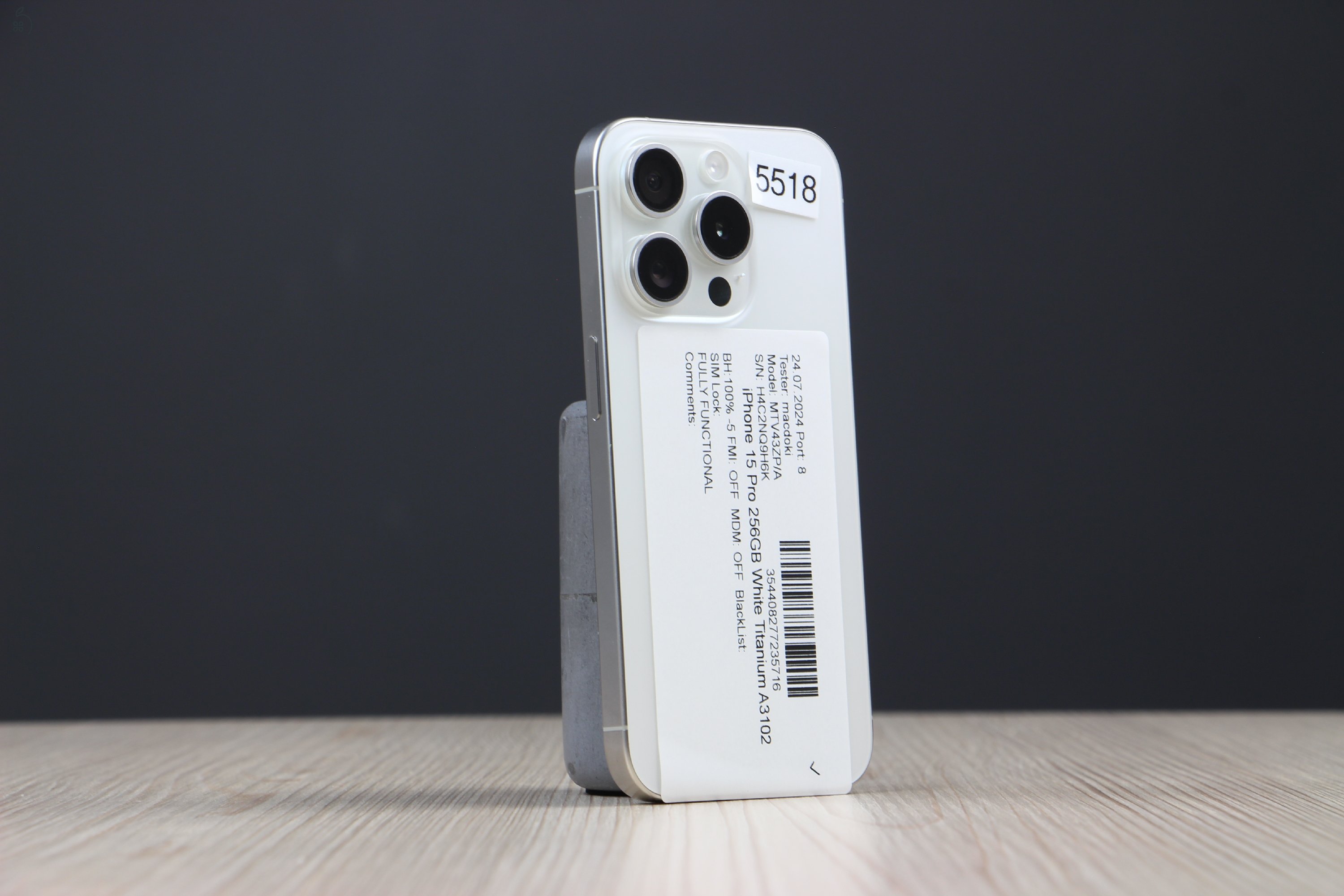 iPhone 15 Pro 256GB Fehér Titán US-5518