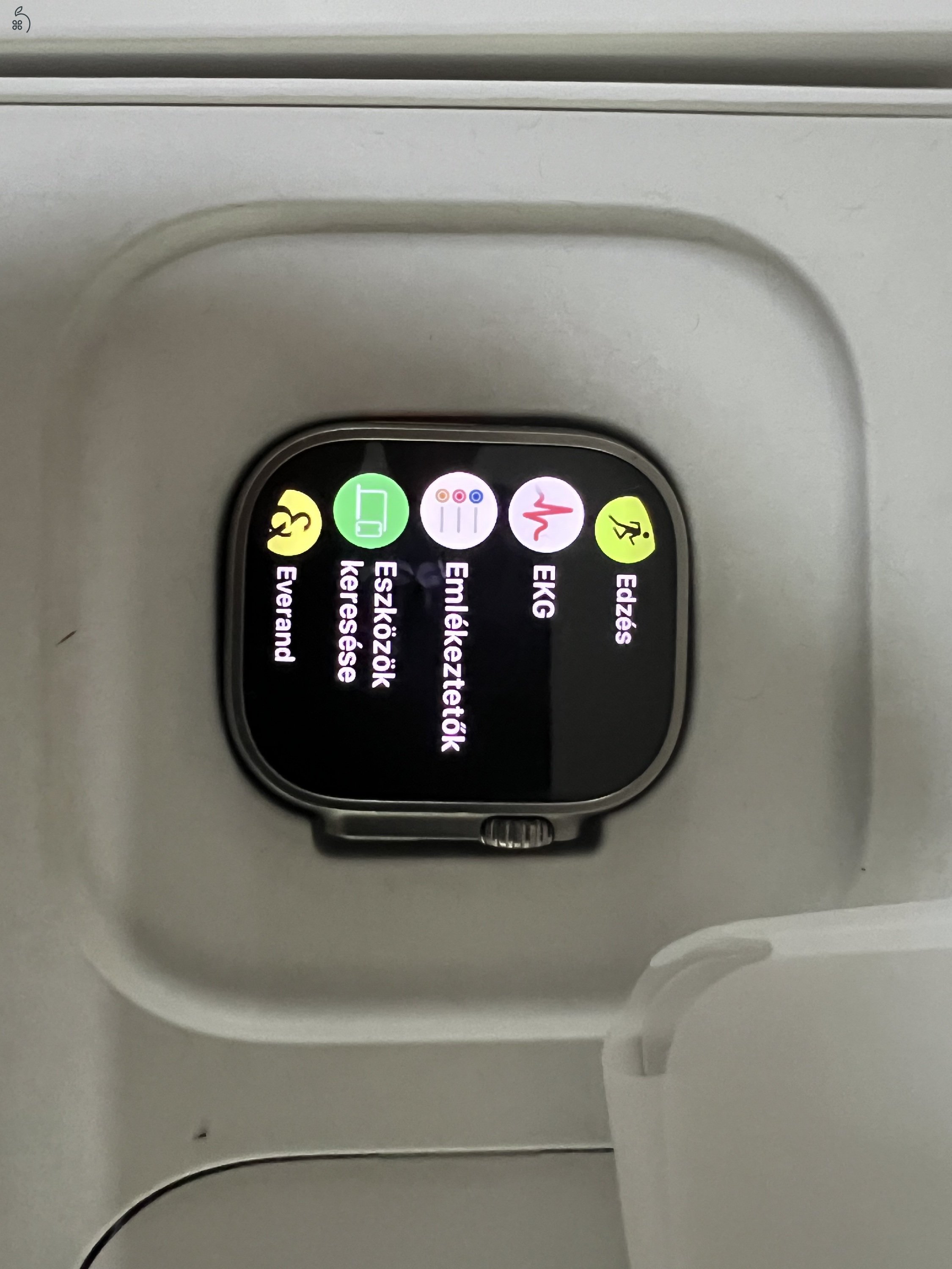 Apple Watch Ultra 49mm, L, eSim, 5G,Titan ház, karcmentes üveg kijelző