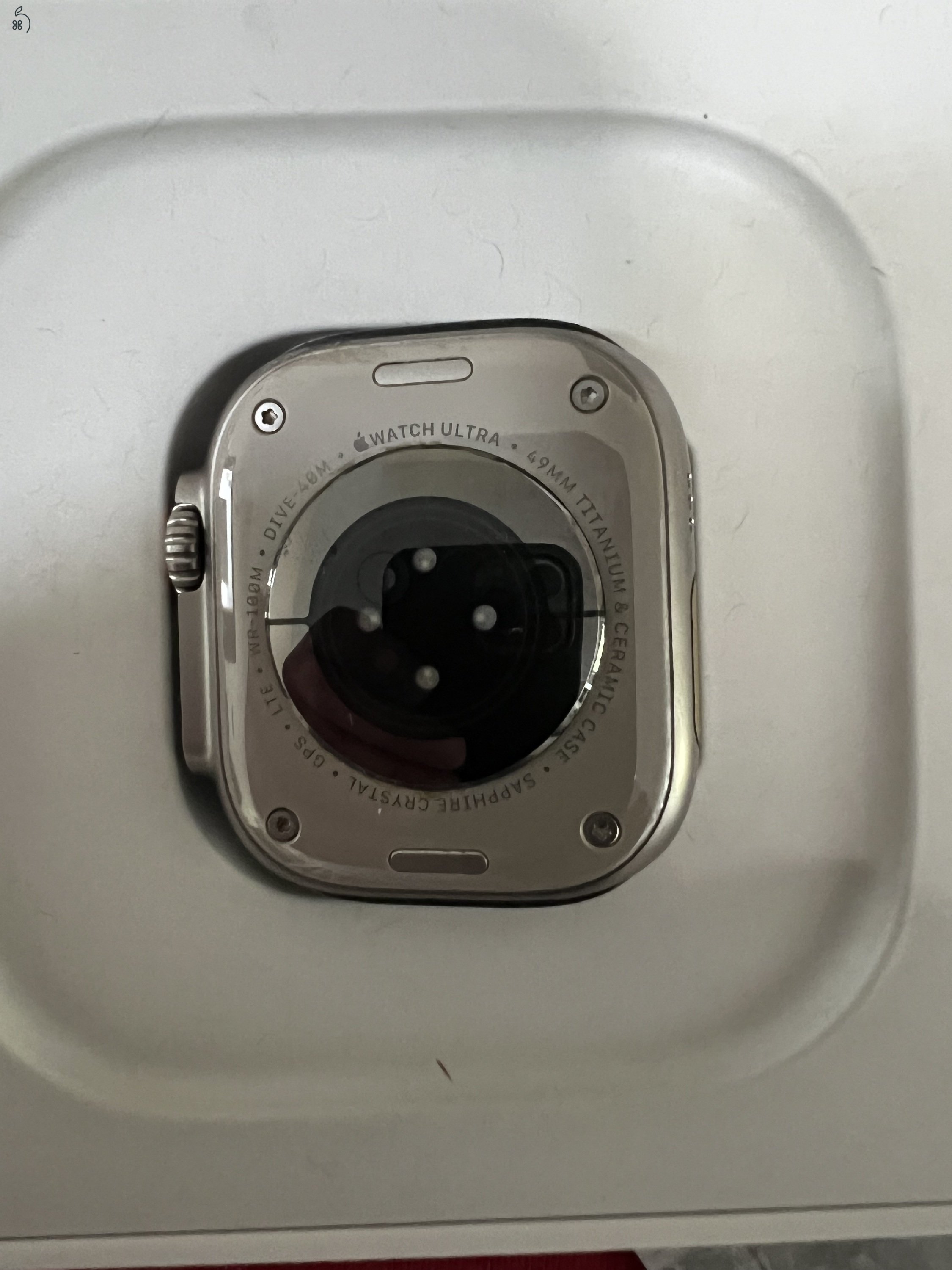 Apple Watch Ultra 49mm, L, eSim, 5G,Titan ház, karcmentes üveg kijelző