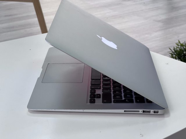 MacBook Air 2014 13 128GB 1 ÉV Garanciával Számlával Aksi 100%