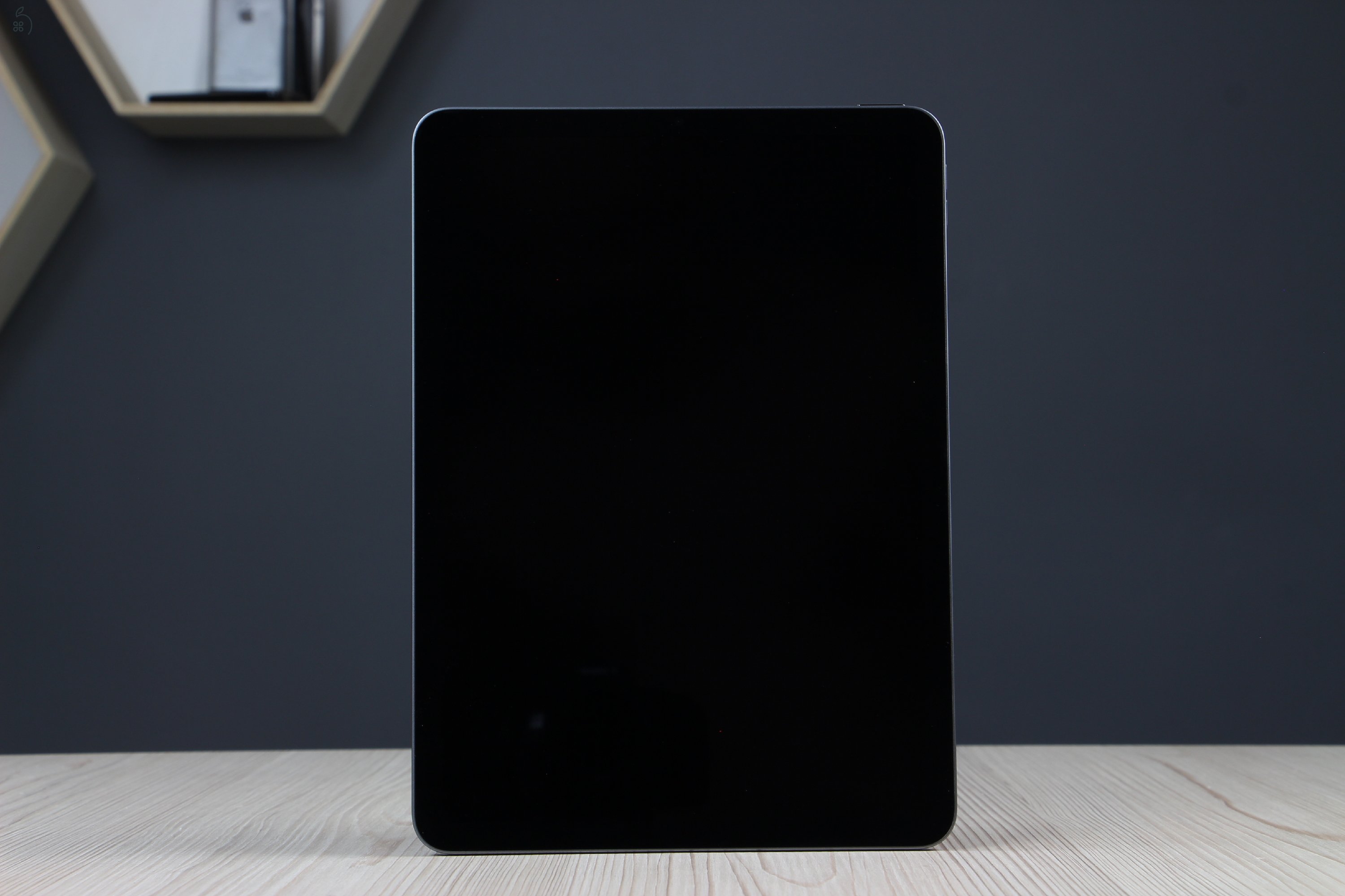 Újszerű iPad Air 5 M1 64GB Wifi - Space Grey