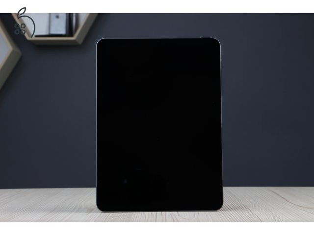 Újszerű iPad Air 5 M1 64GB Wifi - Space Grey