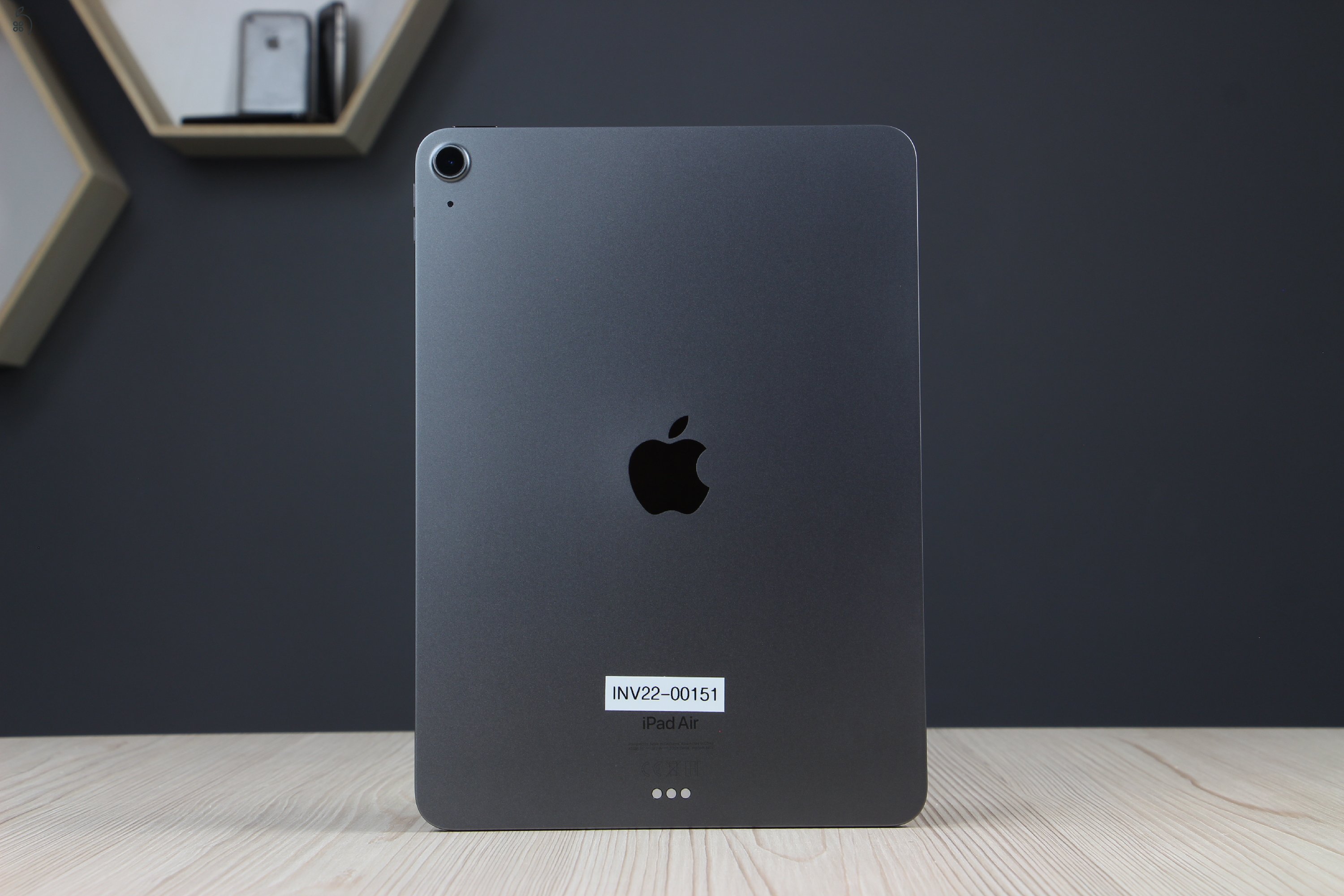 Újszerű iPad Air 5 M1 64GB Wifi - Space Grey