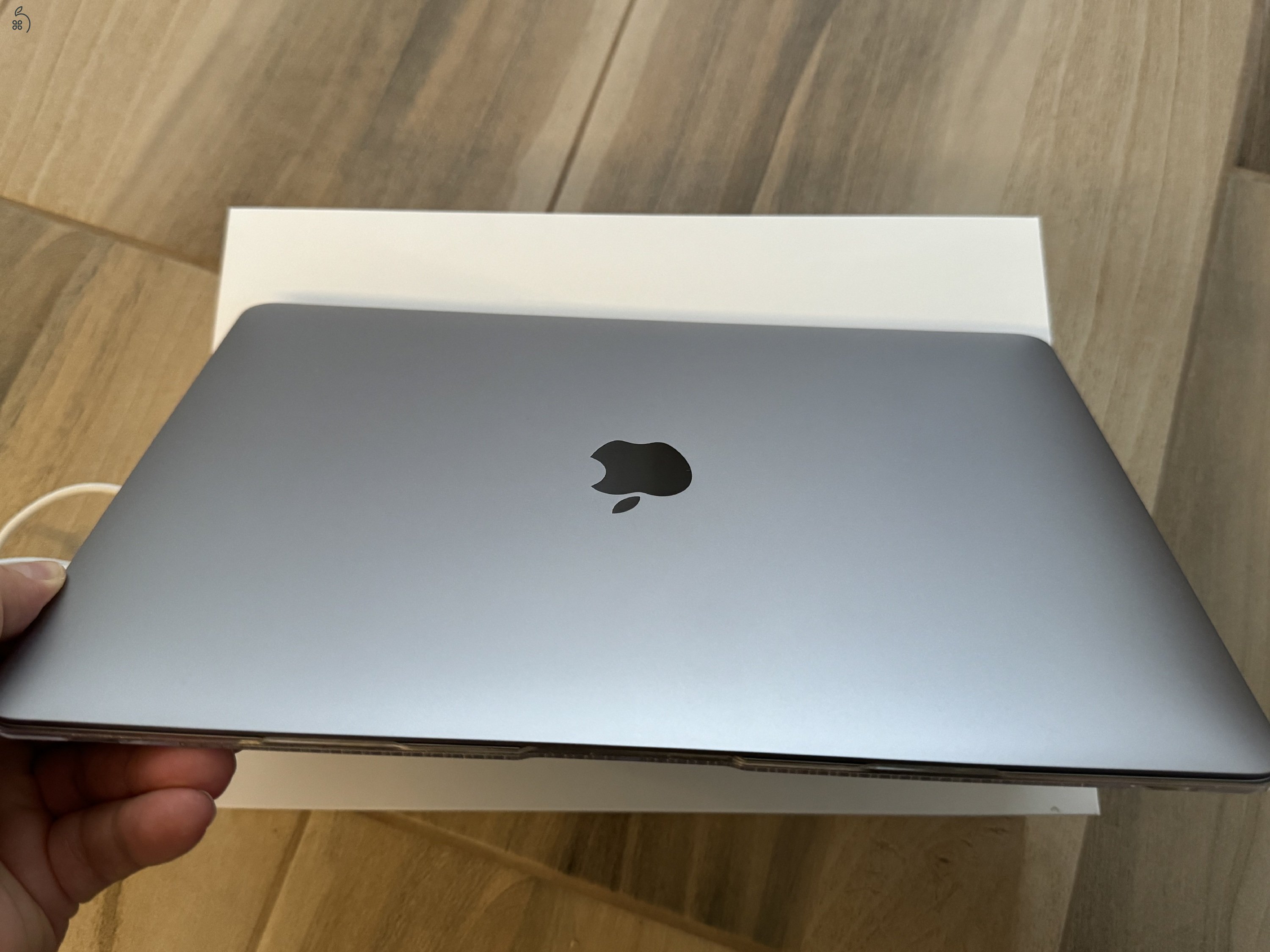 Eladó Apple MacBook Air 2019 13