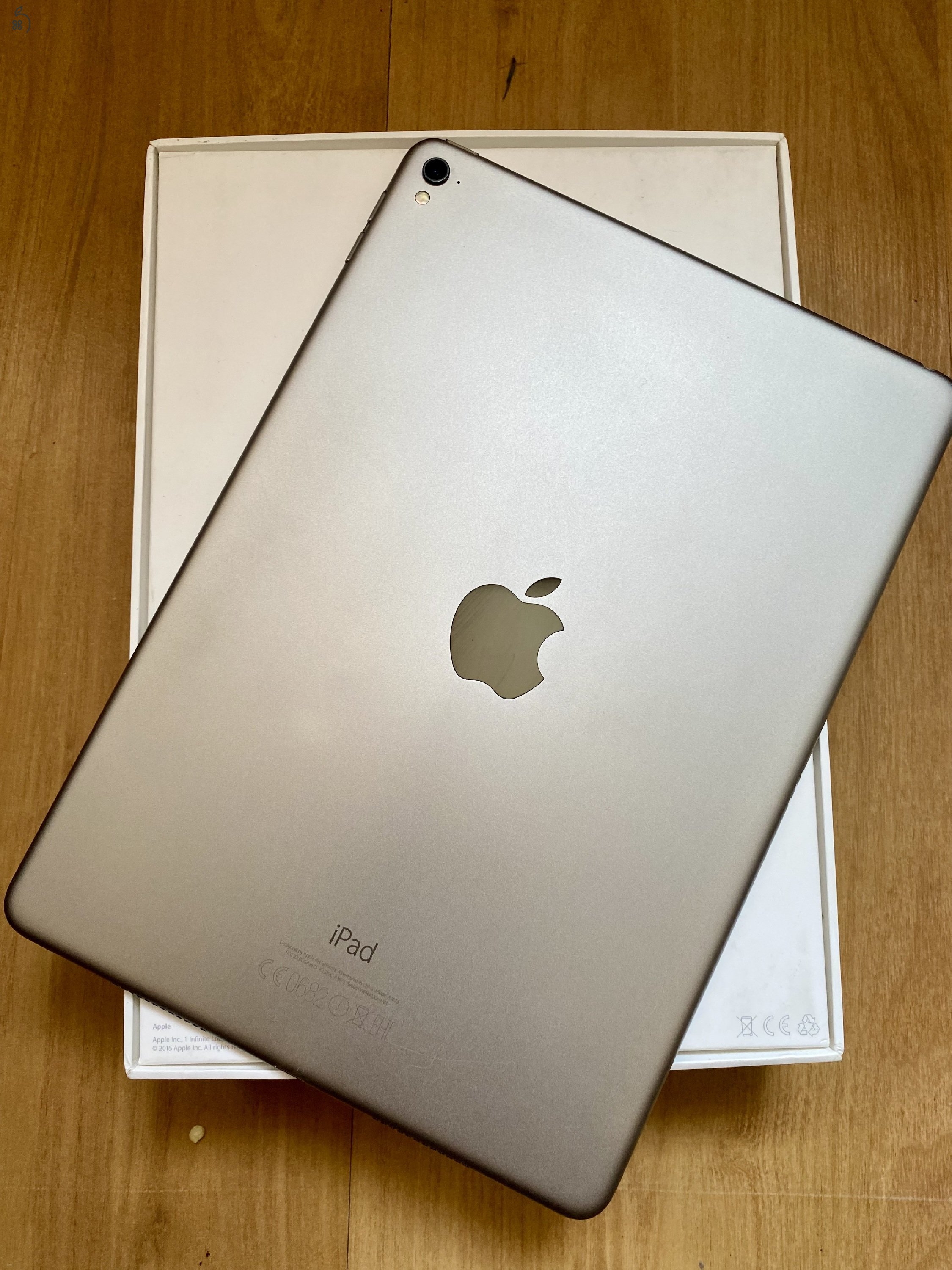 Újszerű iPad Pro 9.7 Wi-Fi, asztroszürke, 256 Gb - posta is!