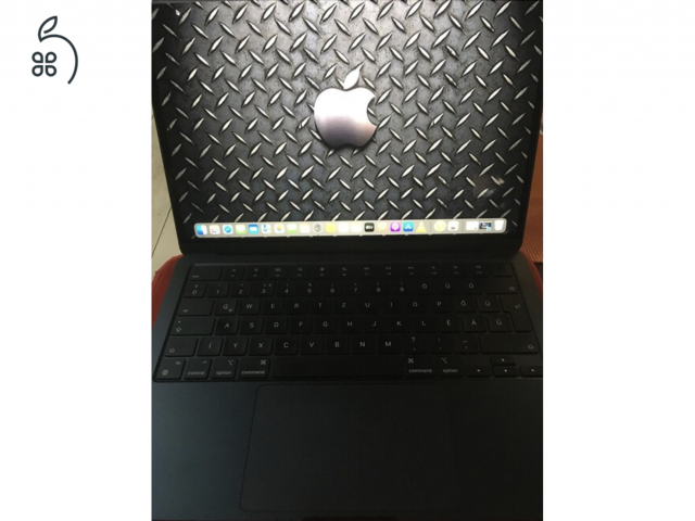 MacBook Air M2 256GB   8GB RAM 