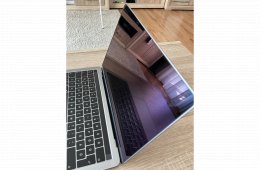 MacBook Pro (13 hüvelykes, 2019, két Thunderbolt 3 port, Touch Bar)