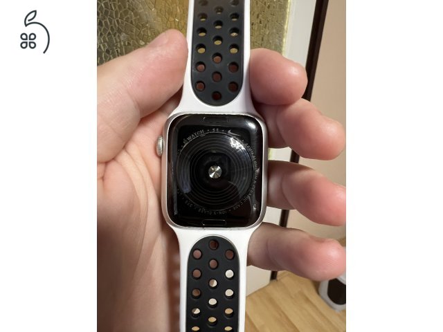 Apple Watch SE 44mm GPS + Cellular