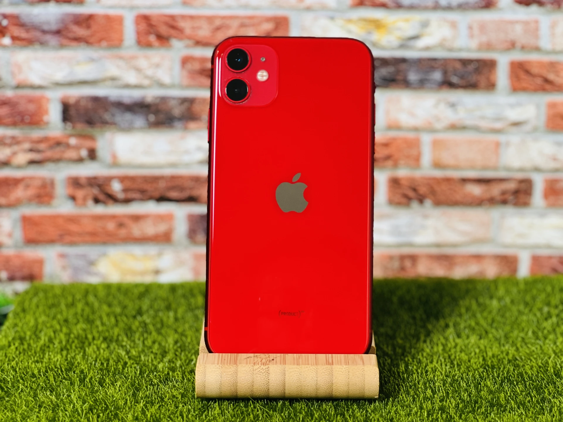 Eladó iPhone 11 64 GB PRODUCT RED szép állapotú - 12 HÓ GARANCIA