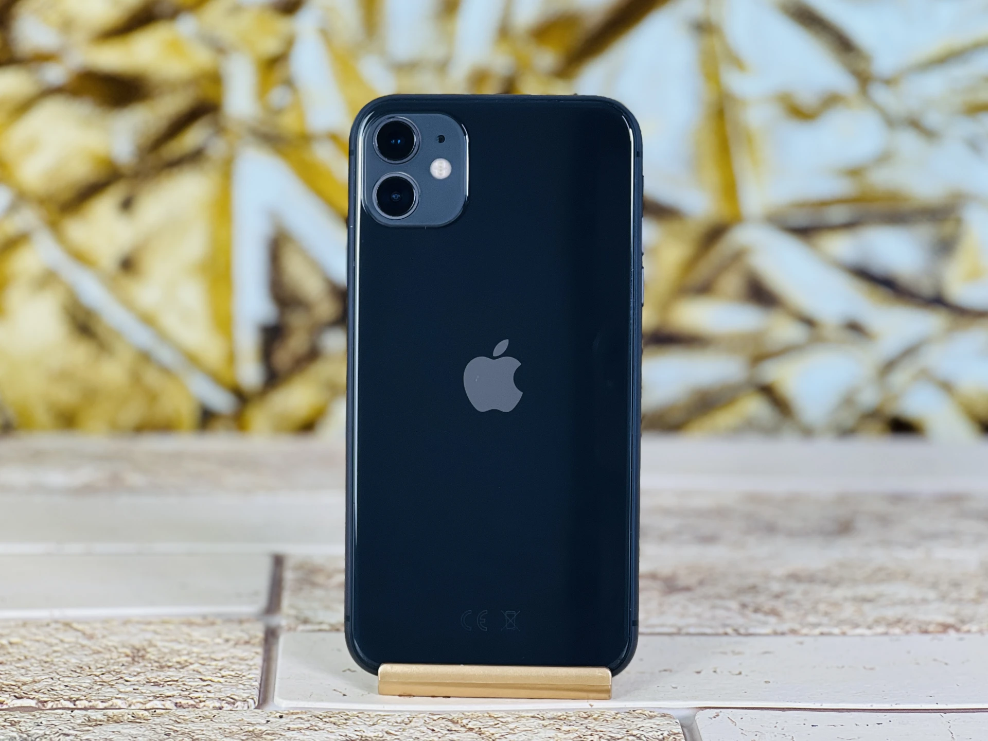 Eladó iPhone 11 64 GB Black szép állapotú - 12 HÓ GARANCIA