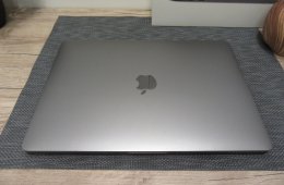 Apple Retina Macbook Pro 13 - 2018 - Használt, szép állapot