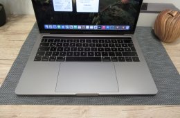 Apple Retina Macbook Pro 13 - 2018 - Használt, szép állapot