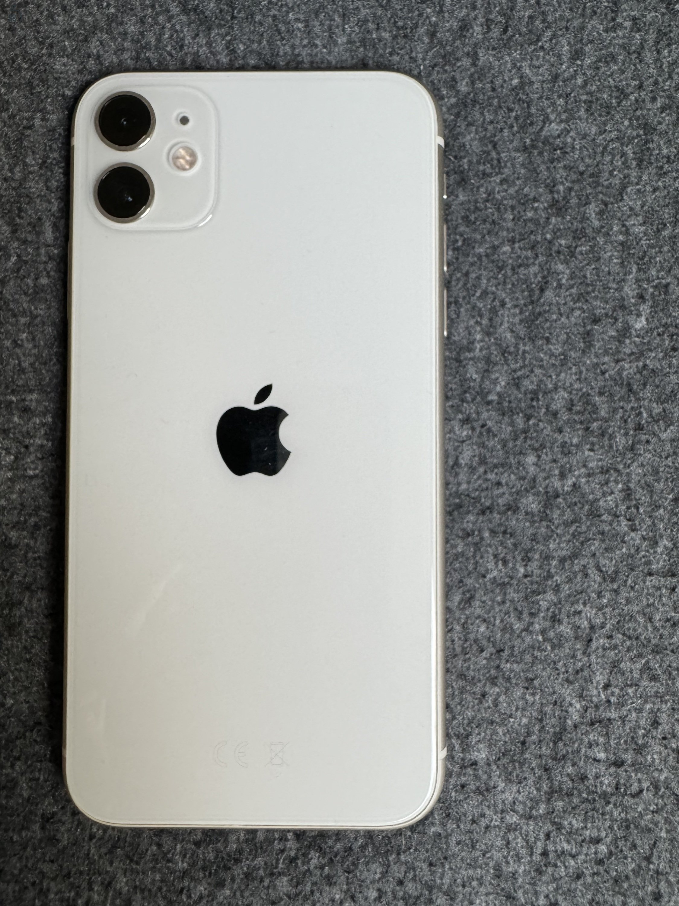 Iphone 11 white 64GB újszerű magánszemélytől