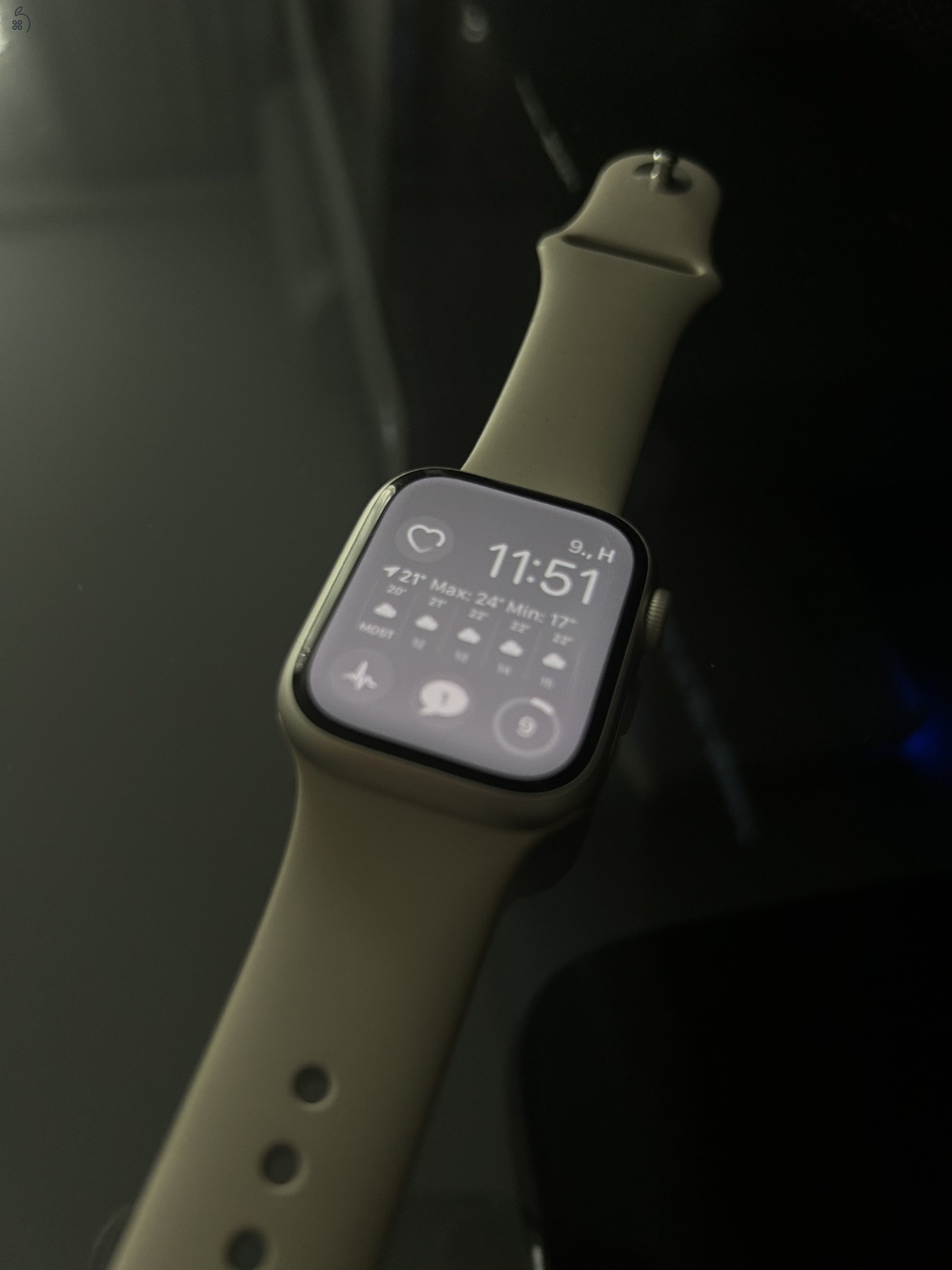 Apple Watch Series 7 GPS 41mm, csillagfény, csillagfény sportszíjjal