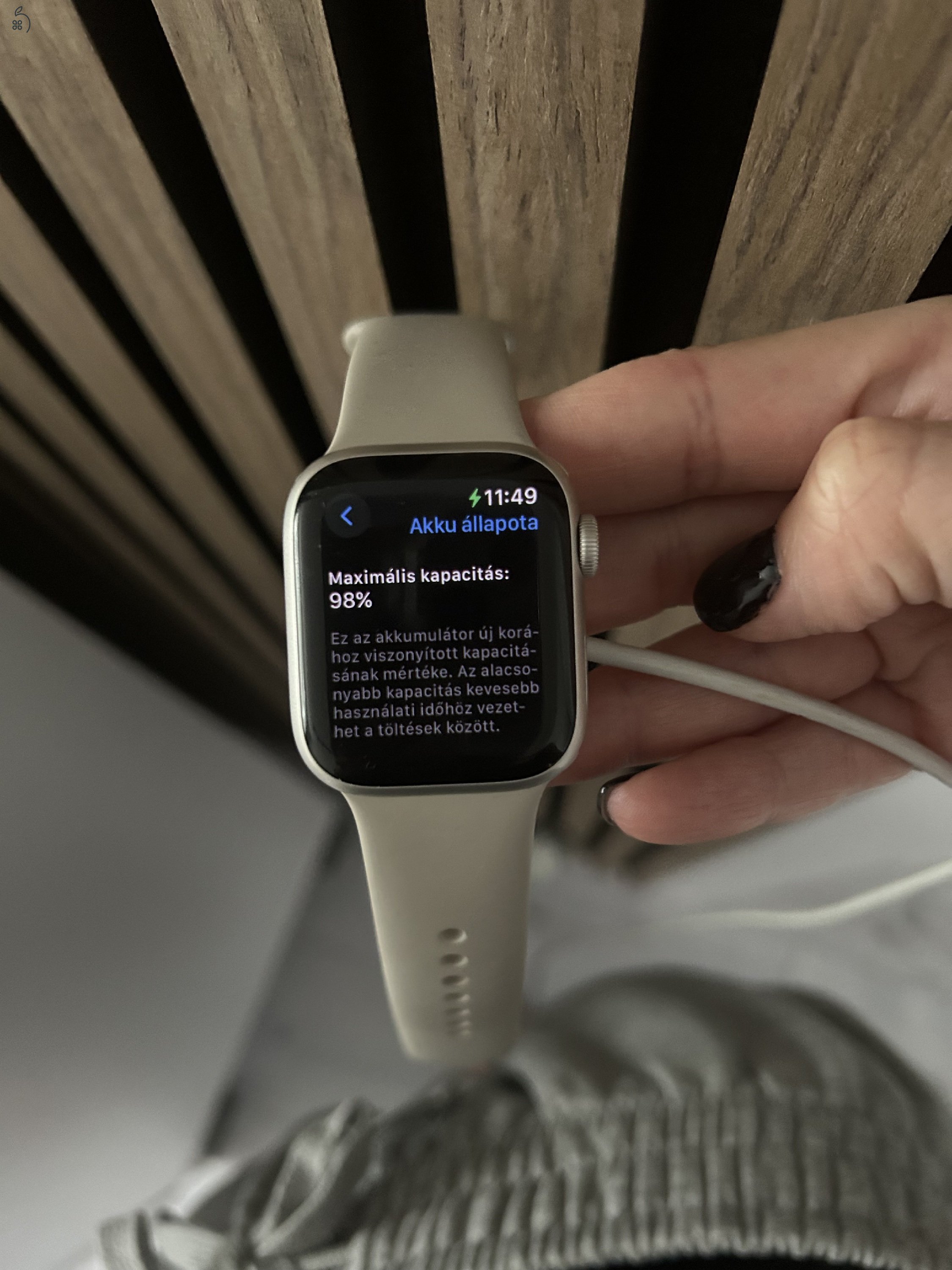 Apple Watch Series 7 GPS 41mm, csillagfény, csillagfény sportszíjjal