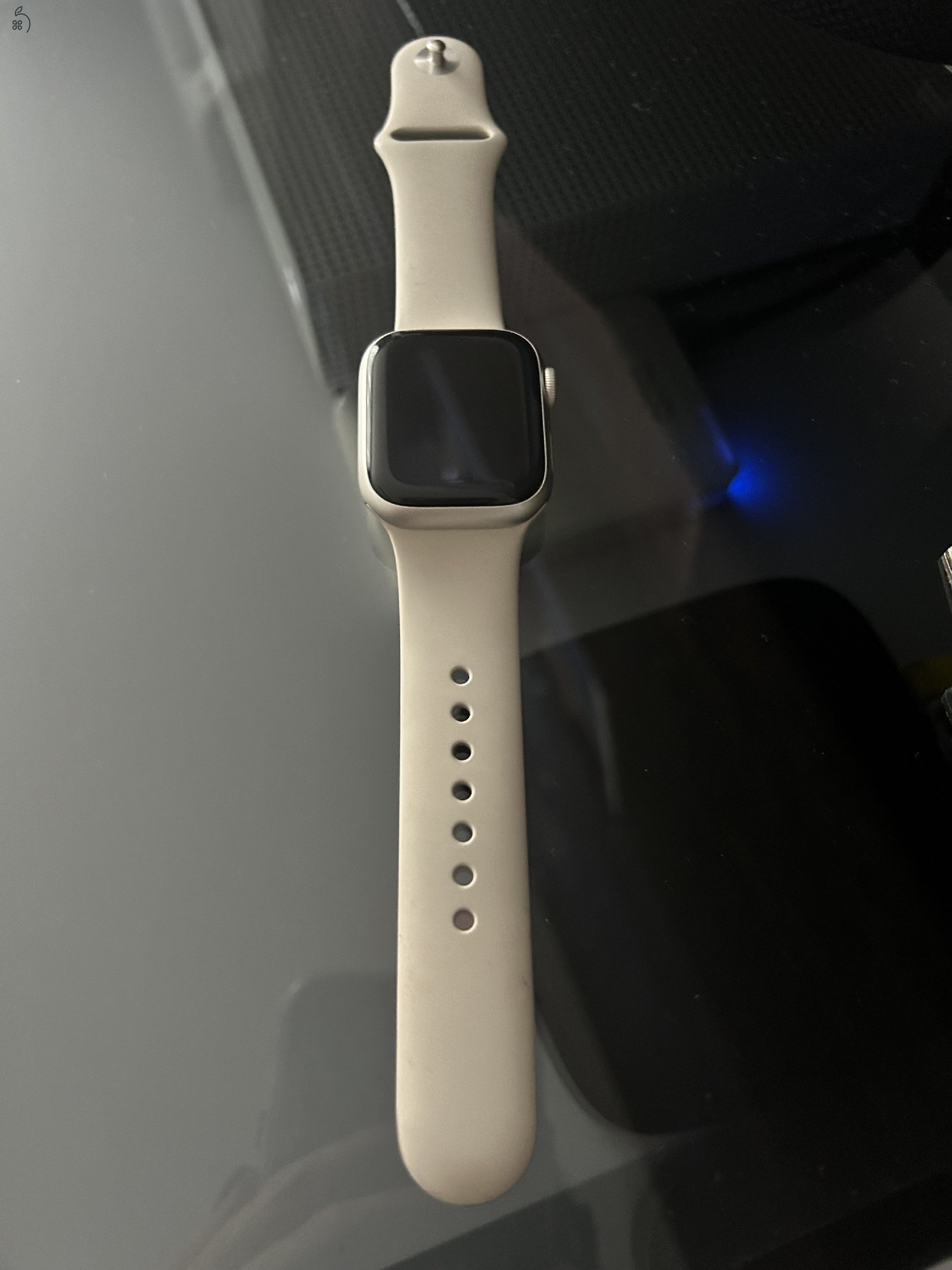 Apple Watch Series 7 GPS 41mm, csillagfény, csillagfény sportszíjjal