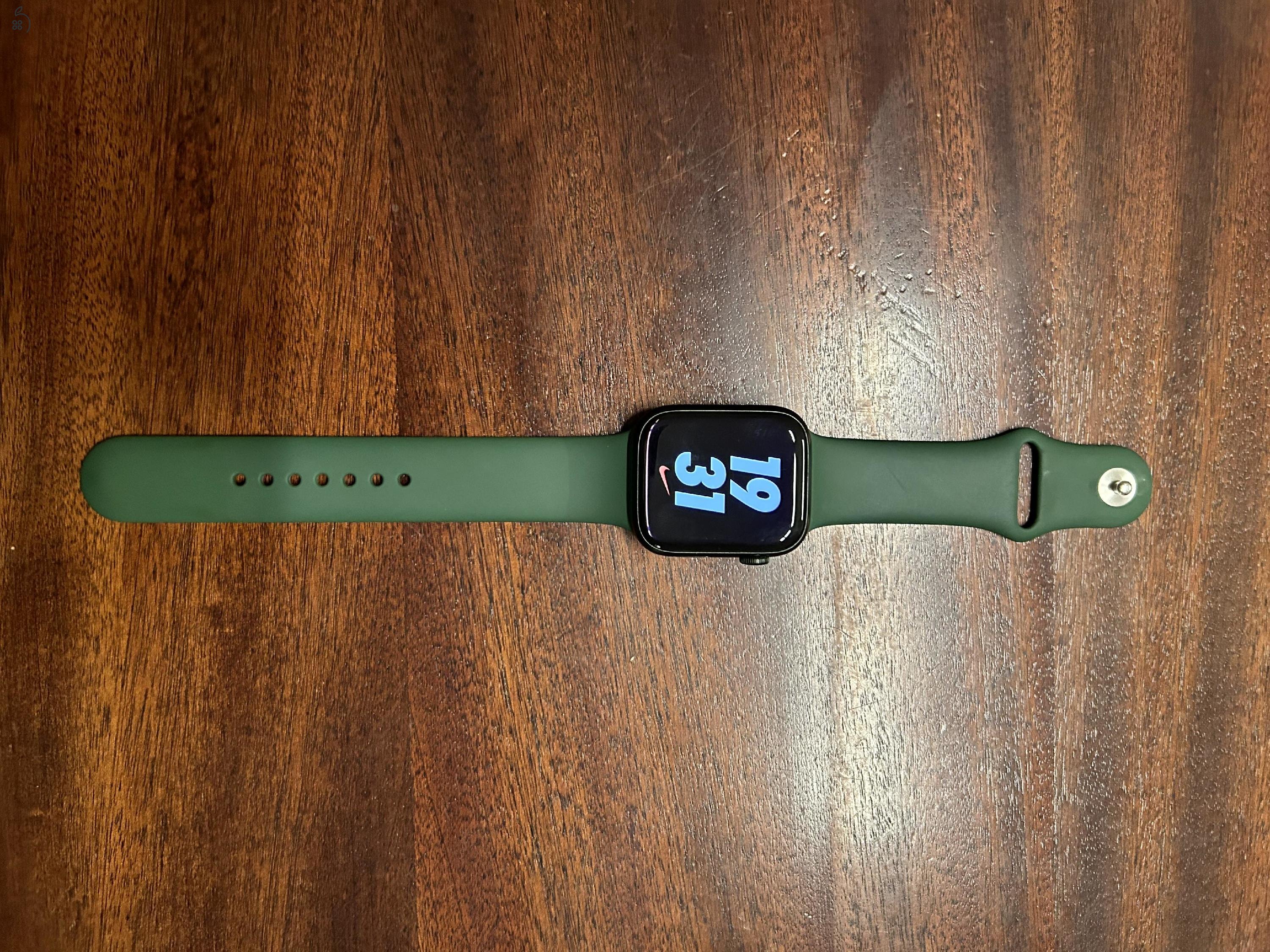 Eladó Apple Watch 7 + szíjak