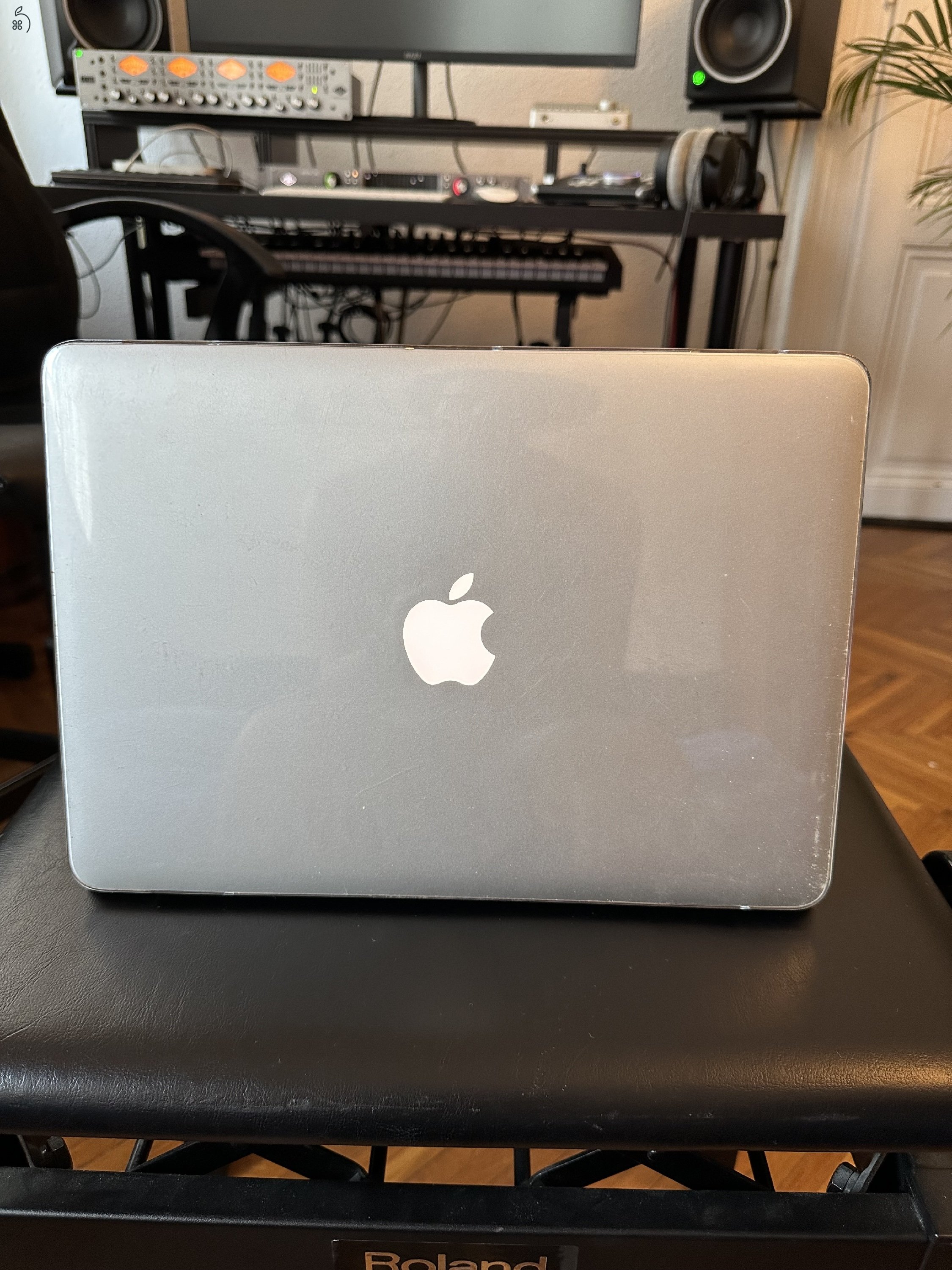 MacBook Air 13” (Early 2015) 